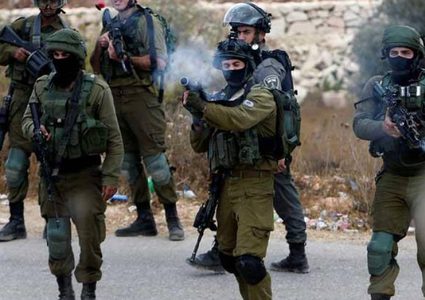 إصابة 6 عمال بالرصاص الحي جنوب طولكرم