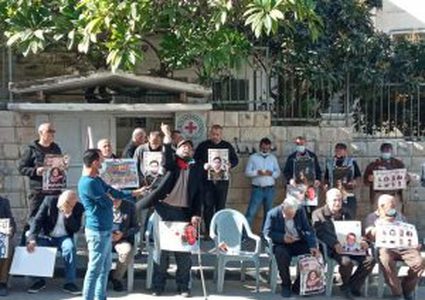 ذوو الأسرى يحمّلون الاحتلال المسؤولية عن حياة أبنائهم في طولكرم