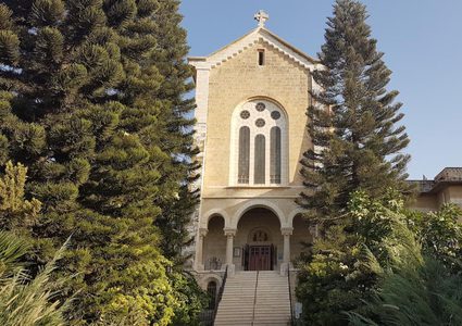 "العليا لشؤون الكنائس"تدين الإعتداء على دير سيدة الاوجاع في القدس