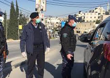 الخليل:القبض على مطلوبين للعدالة وتحرير مخالفات