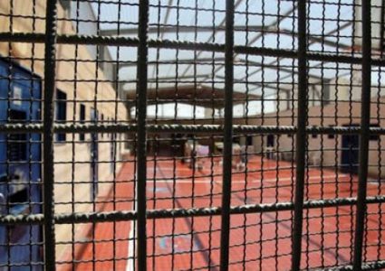 نادي الأسير: إدارة سجن ريمون تُماطل في أخذ عينات من الأسرى