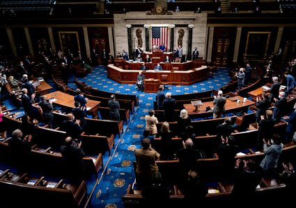 مجلس النواب الأمريكي يصوت على قرار لعزل ترمب