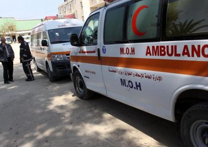 بتر يد شاب جراء انفجار لغم من مخلفات الاحتلال