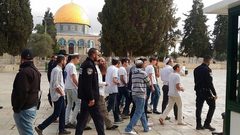 مستوطنون يقتحمون الأقصى ويؤدون طقوسا تلمودية