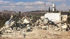 مقدسي يهدم منزله في بيت حنينا بضغط من الاحتلال