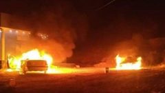 مستوطنون يحرقون مركبتين في بلدة ترمسعيا