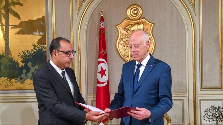 رئيس الوزراء التونسي يجري تعديلا وزاريا واسعا