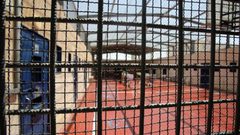 نادي الأسير: عدوى "كورونا" تنتقل إلى القسم /3/ في سجن "ريمون"