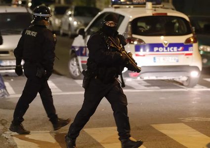 فرنسا تعلن تفكيك شبكة كبيرة لتهريب الأسلحة ضمت عسكريين