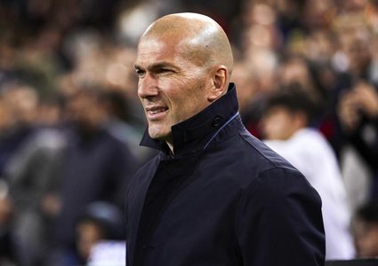 زيدان يؤازر نجم الريال.. ويستبعده من المباراة المقبلة