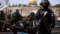 القدس: الاحتلال يعتقل مواطنا وزوجته من جبل المكبر