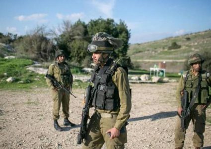 الاحتلال يدهم منطقة المالح بالاغوار الشمالية ويصور مدرسة التحدي