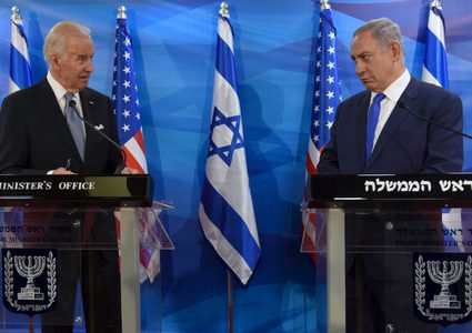 بايدن يعلم حكومة الاحتلال ببدء اتصالات سرية مع إيران