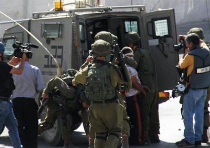 الاحتلال يعتقل أسيرا محررا من شارع الواد بالقدس