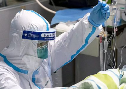 علماء يكشفون عن خصائص الطفرة الجنوب إفريقية من كورونا