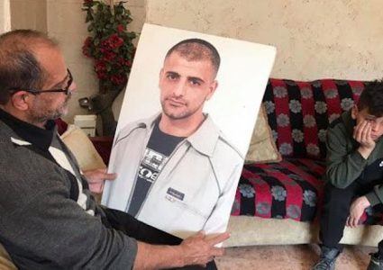 عائلة الأسير المصاب بالسرطان مسالمة تتمكن من زيارة نجلها بسوروكا