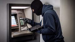 احباط سرقة صراف آلي لأحد البنوك شمال البيرة