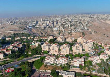 نتنياهو يضغط لشرعنة بؤر استيطانية في الضفة