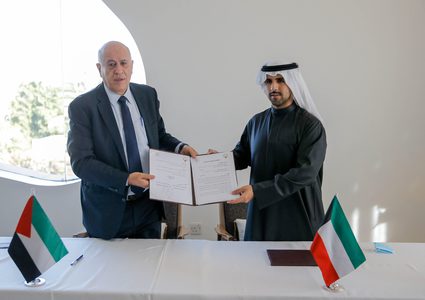 الرجوب يوقع اتفاقية تعاون مع اللجنة الأولمبية الكويتية