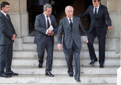 محاكمة رئيس الوزراء الفرنسي السابق تبدأ اليوم