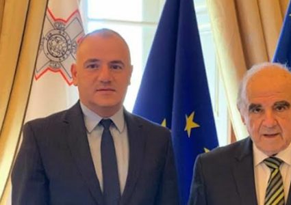 حنانيا يبحث مع رئيس الأكاديمية الدبلوماسية سبل تعزيز التعاون