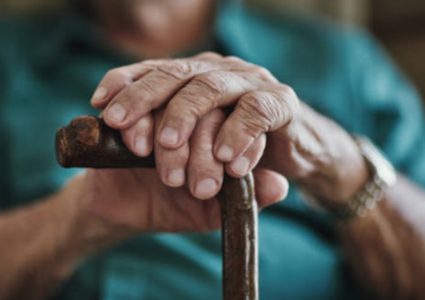 علماء يطورون علاجا جينيا لتأخير "الشيخوخة"