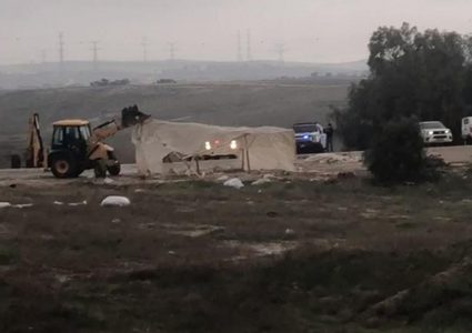 جرافات الاحتلال تهدم العراقيب للمرة 182