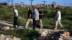 نابلس: مستوطنون يهاجمون منازل مواطنين بالزجاجات الحارقة