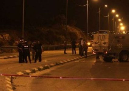 نابلس: مستوطنون يغلقون طريقا ويرشقون المركبات قرب اللبن الشرقية