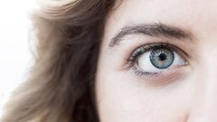 لون في العينين قد يدل على الإصابة بمرض أعراضه غير واضحة!