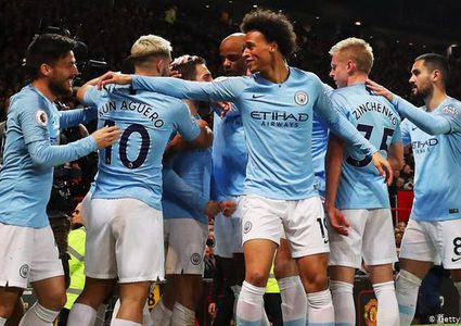 السيتي يفلت من مفاجأة تشيلتنهام و"البطل" يغادر مبكراً