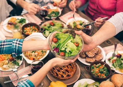 دراسة صادمة: تجنب تناول وجبة العشاء يسبب الوزن الزائد