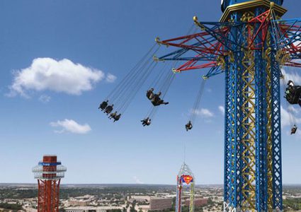 شاهد.. دبي تفتتح أعلى أرجوحة في العالم