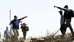 بيت لحم: مزارعون يطردون مستوطنين اقتحموا أرضهم في المعصرة