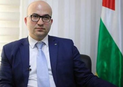 "شؤون القدس" تدين ملاحقة الوزير الهدمي وإخضاعه لتفتيش جسدي