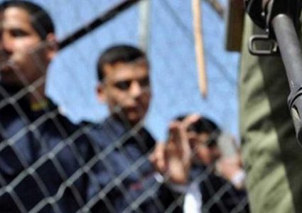 نادي الأسير: 38 إصابة جديدة بكورونا في صفوف الأسرى بسجن "ريمون"