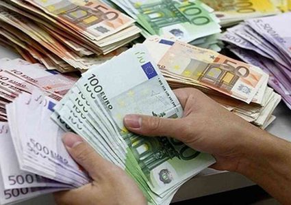 لماذا يجب شراء اليورو بدلا من الدولار في 2021؟