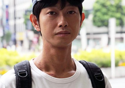 ياباني يكسب المال مقابل عدم فعل شيء !