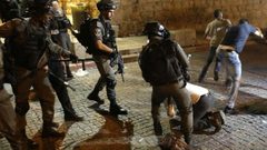 قوات الاحتلال تعتدي على عائلة في العيسوية