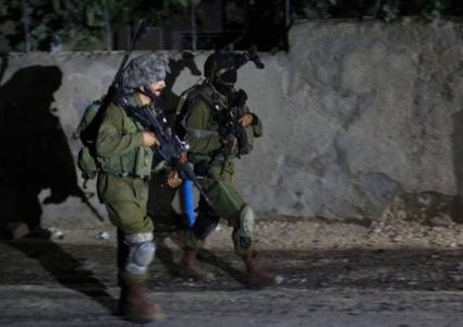 اعتقالات ومداهمات بالضفة