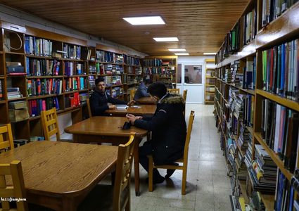 جولة في مكتبة بلدية نابلس 

عدسة : عزت جمجوم