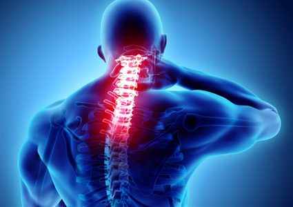 تعرف على عادات وأفعال تؤدي إلى الإضرار بالعمود الفقري