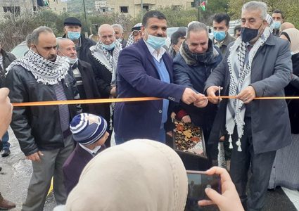 الصالح يضع حجر الأساس لمشروع المدرسة المهنية غرب نابلس