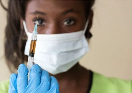 دراسة: سلالة كورونا المتحورة بجنوب إفريقيا أكثر عدوى بنسبة 50%