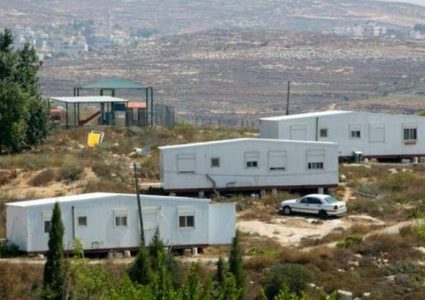 مستوطنون ينصبون "كرفانا" في خلة حسان غرب بديا