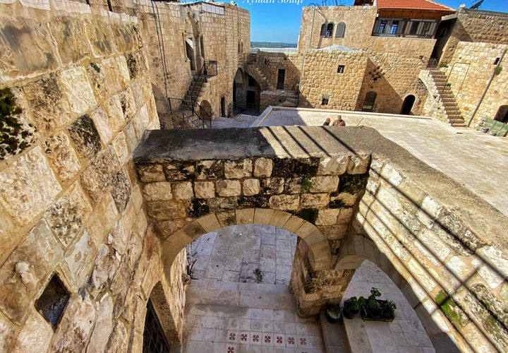 جولة في قلعة الخواجا وسط قرية نعلين غرب مدينة رام الله

تصوير : أيمن سوقي