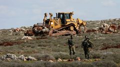 الاحتلال يحتجز شقيقتين من قرية كيسان شرق بيت لحم