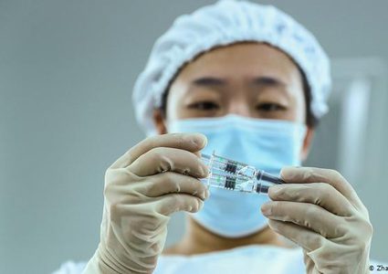 الصين تتعهد بتقديم مزيد من لقاحات كورونا إلى الدول النامية