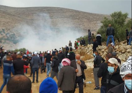 نابلس: إصابات خلال قمع مسيرة منددة بالاستيطان في بيت دجن