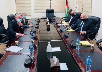 بشارة يناقش الوضع المالي مع المبعوث الأممي لعملية السلام